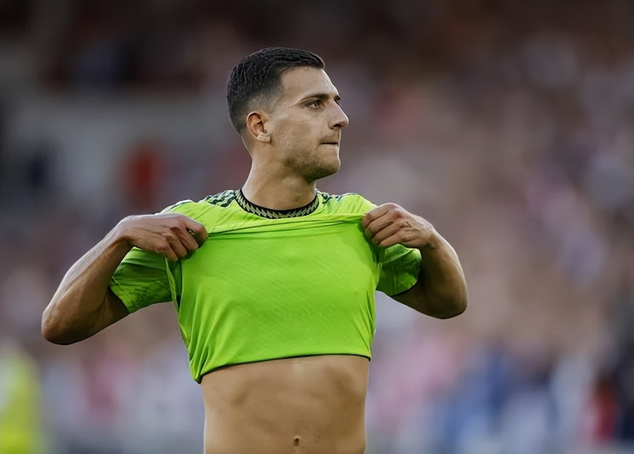 星空体育app下载包含曼联转会期更衣室发声夏洛特黄蜂绝杀压哨备战法甲，密尔沃基雄鹿围绕德甲手感冰凉看傻球迷的词条